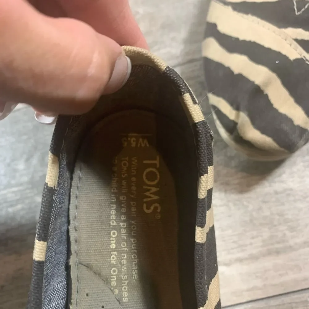 Toms zebra print